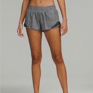 Lululemon athletica gray Hotty Hot Low-Rise Lined Short 2.5” (size 2)